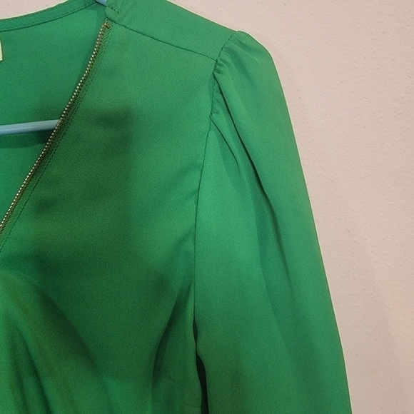 UMGEE Green Zip up Blouse. - Picture 7 of 9